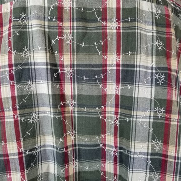 Tradition Country Christmas S/S Button-Down Top - Picture 6 of 8